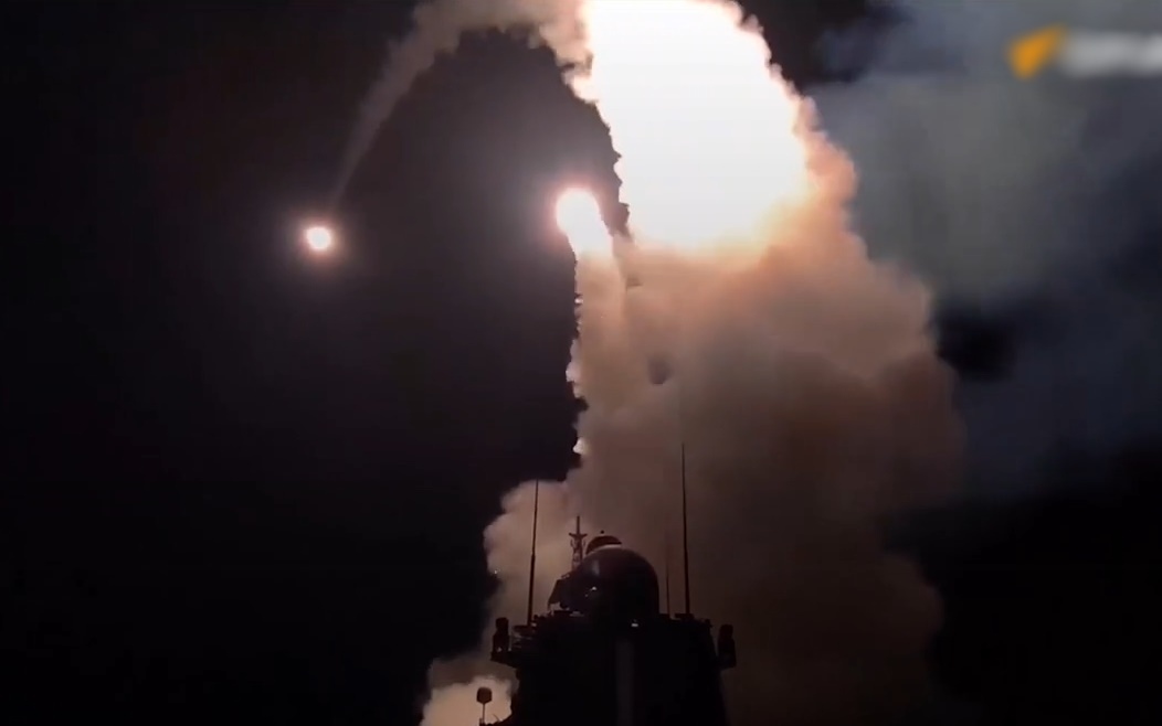 Tàu chiến Nga phóng tên lửa vào nơi tập trung quân Ukraine